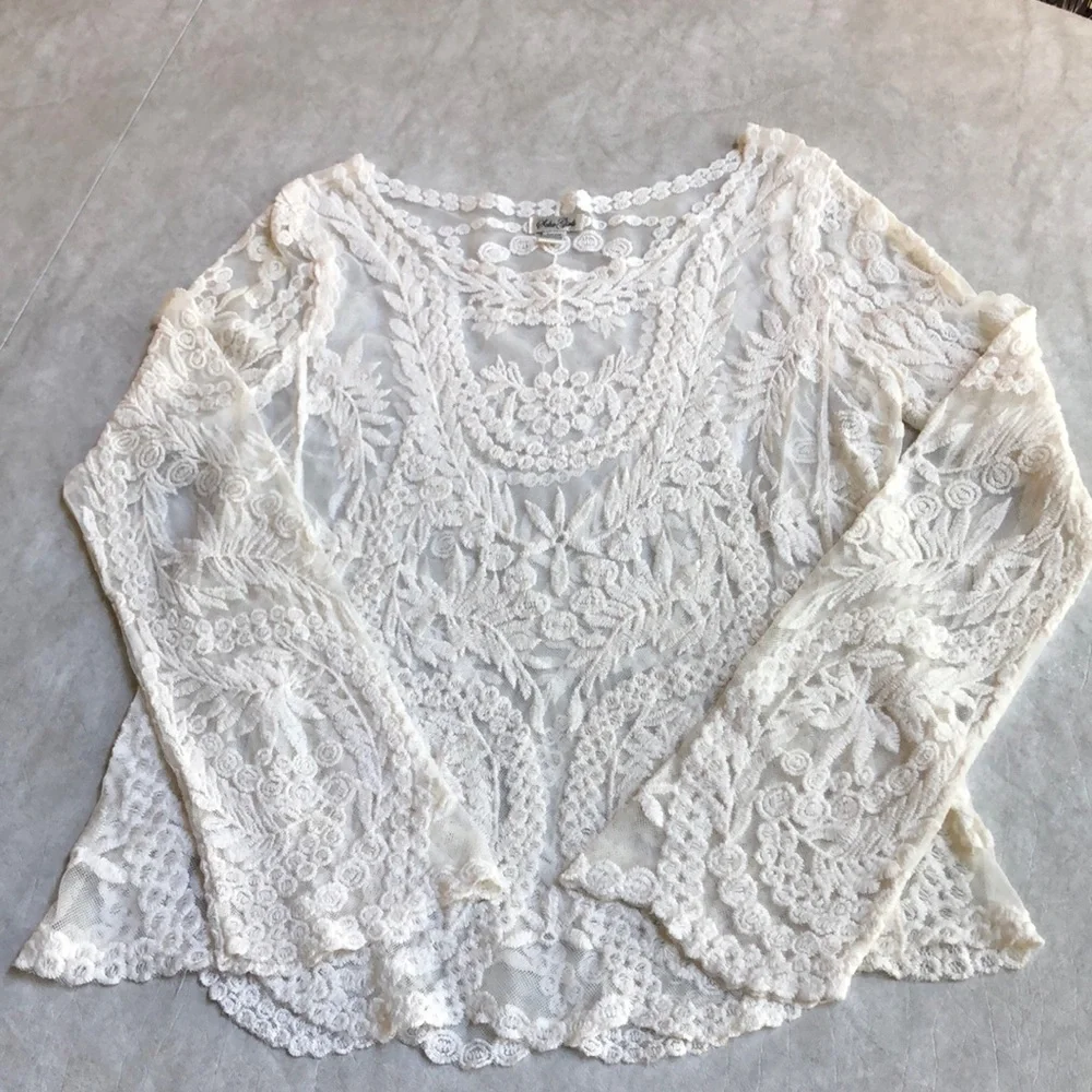 Woman’s Crewneck Ling Sleeves Lace Shirt Cream White One Size